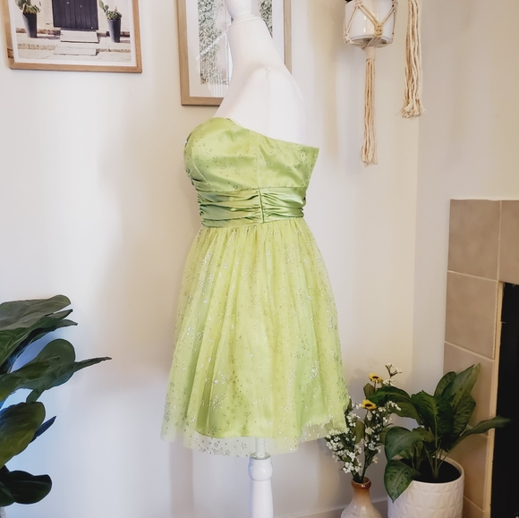 MXI Lime Green Formal Dress Size 7 - Picture 5 of 9